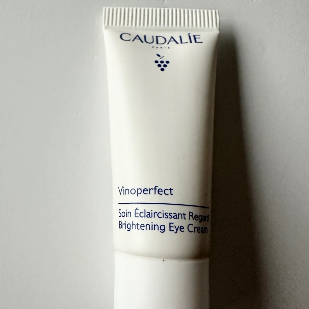 CAUDALIE Vinoperfect Brightening Eye Cream - Picture 4 of 7